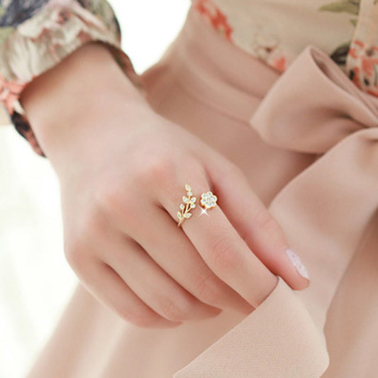 6 Pc - Korean fashion diamond twisted leaves Ruyi flower open ring - Golden (Unit Price - 18)