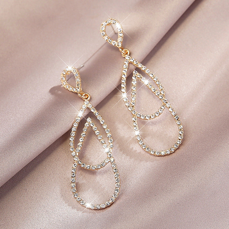 6 Set - Long exaggerated earrings - Golden (Unit price 37)