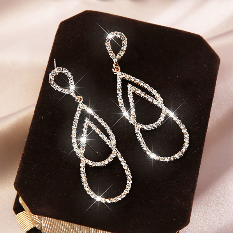 6 Set - Long exaggerated earrings - Golden (Unit price 37)