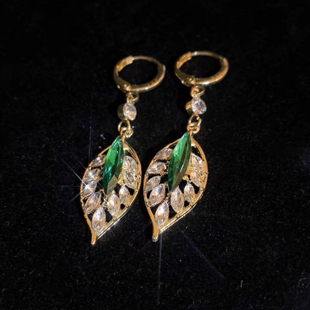 6 Set - Long rhinestone leaf earrings (Unit price 30)