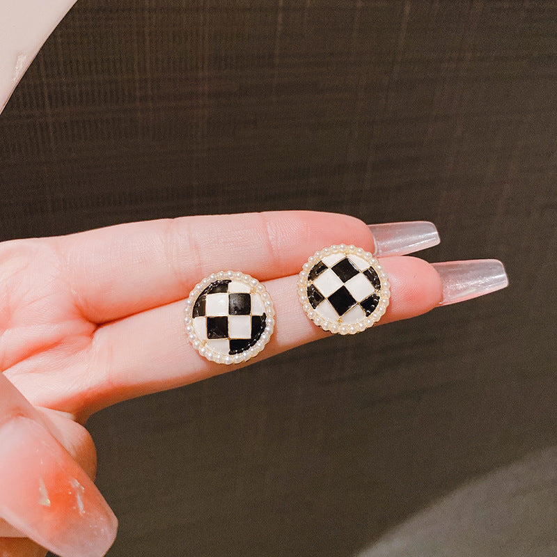 6 Set - Korean oil drop black and white square round earrings (Unit price 28)