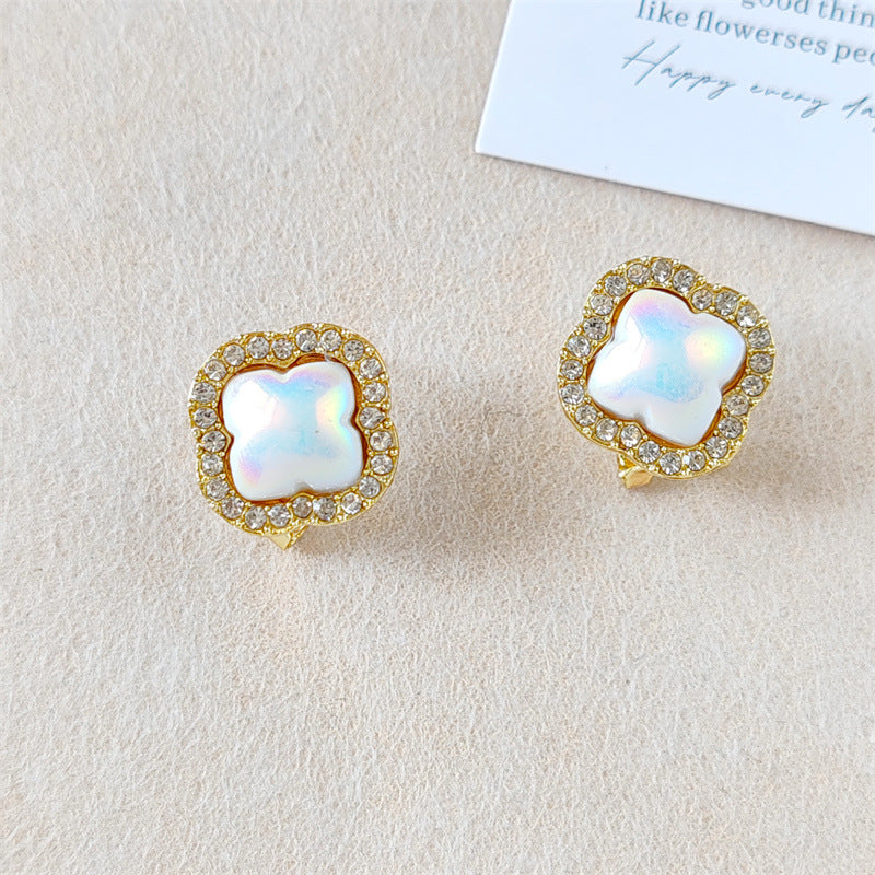 6 Set - Four-leaf diamond earring (Unit price 33)