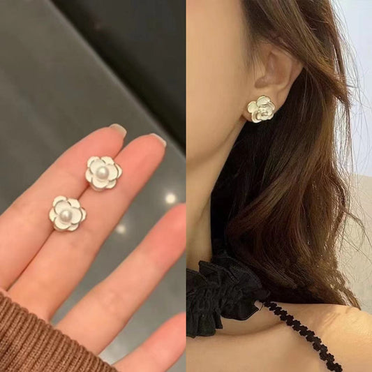 6 Set - White camellia small earrings (Unit price 19)