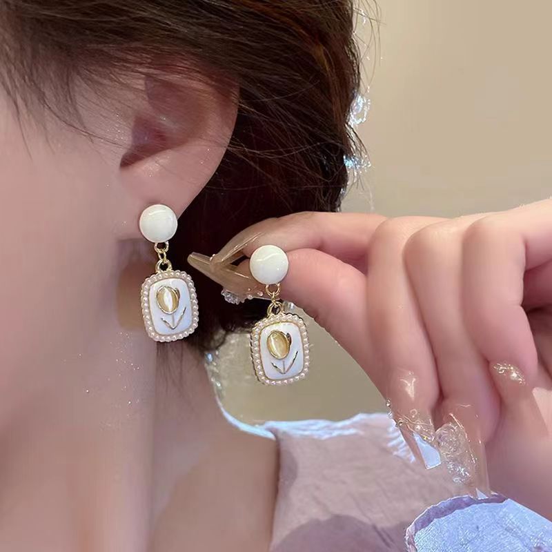 6 Set - Korean pearl cat's eye tulip earrings (Mix color) (Unit price 42)
