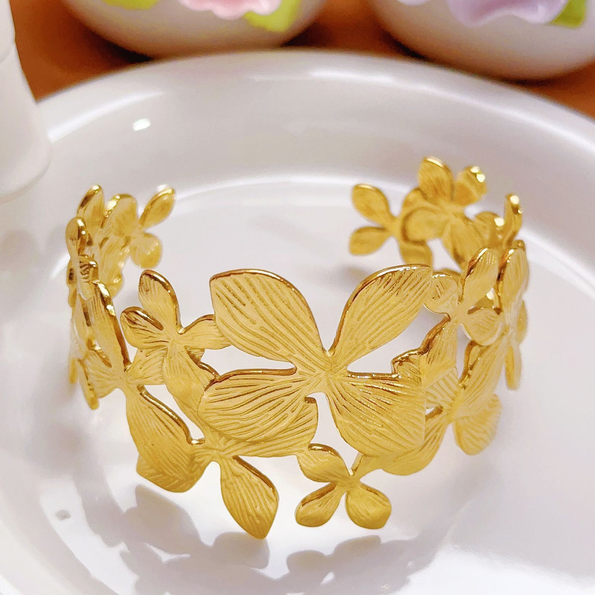 6 Pc - Irregular golden flowers Bracelet (1 Pc Price - 46)