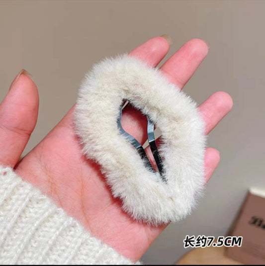 3 Pc - Furry cloud BB clip - Off White (Unit Price - 6)