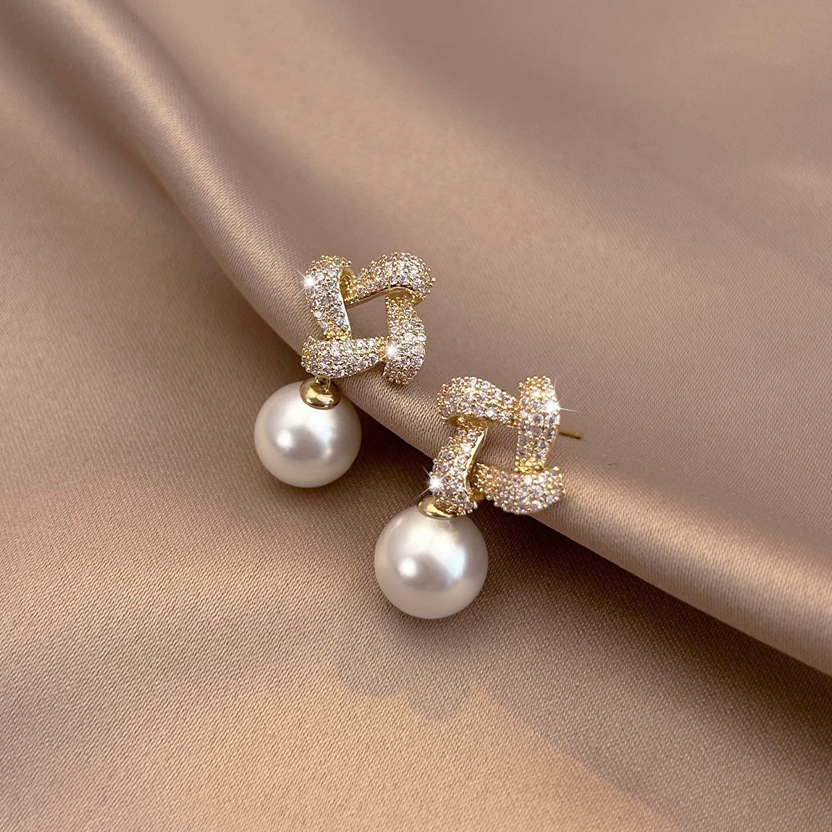 6 Set - Square pearl earrings (Unit price 28)