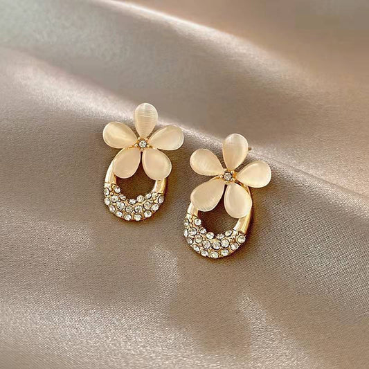 6 Set - Pineapple cat's eye stone earrings (Unit price 42)