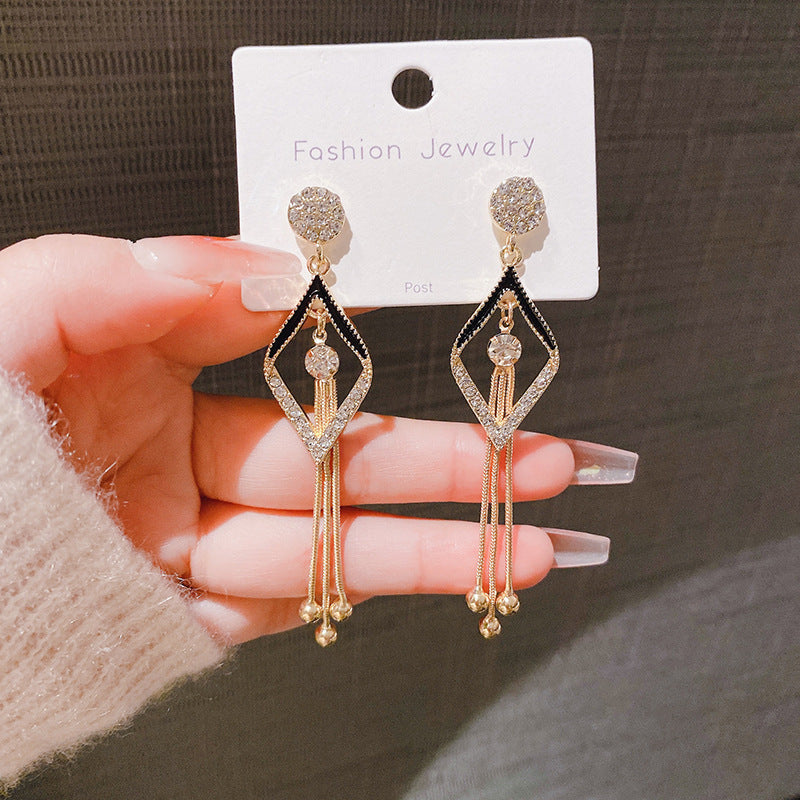 6 Set - Black tassel long earrings (Unit price 62)