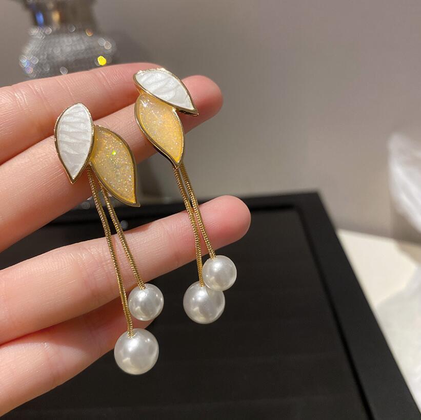 6 Set - Leaf tassel earring ( Mix color) (Unit price 38)