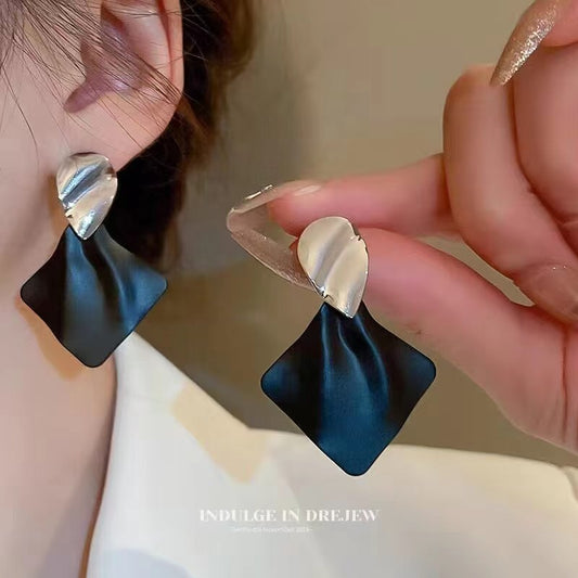 6 Pairs - Pleated Diamond-Shaped Earrings  (1 Pair Price - 30)