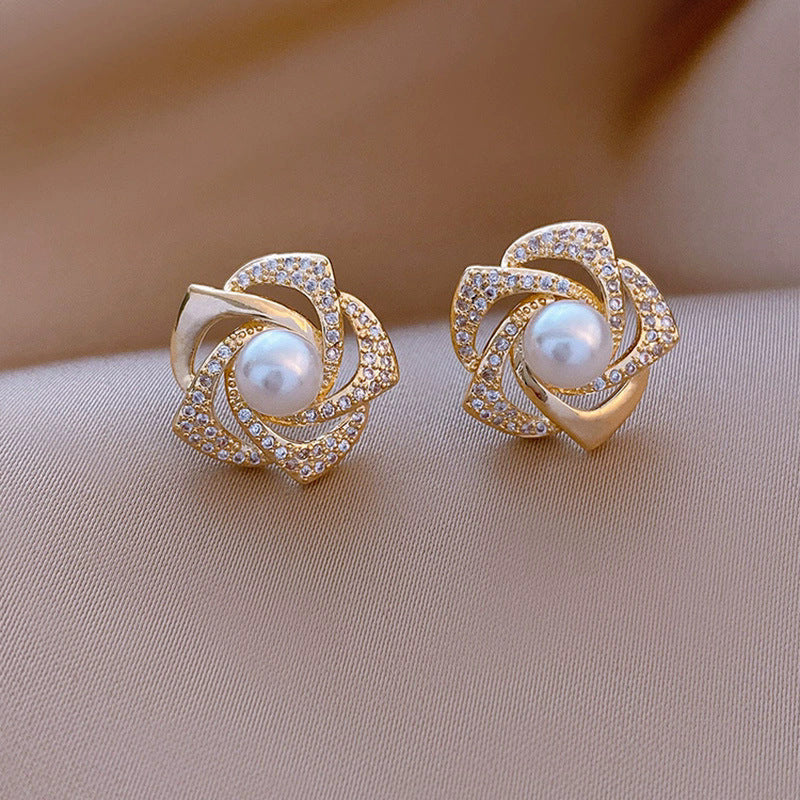 6 Pairs - Exquisite diamond flower earrings (1 Pair price 24)