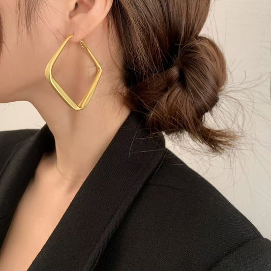6 Set - Matt gold square earrings  (1 Set price - 35)