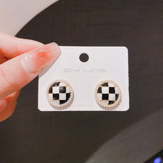 6 Set - Korean oil drop black and white square round earrings (Unit price 28)