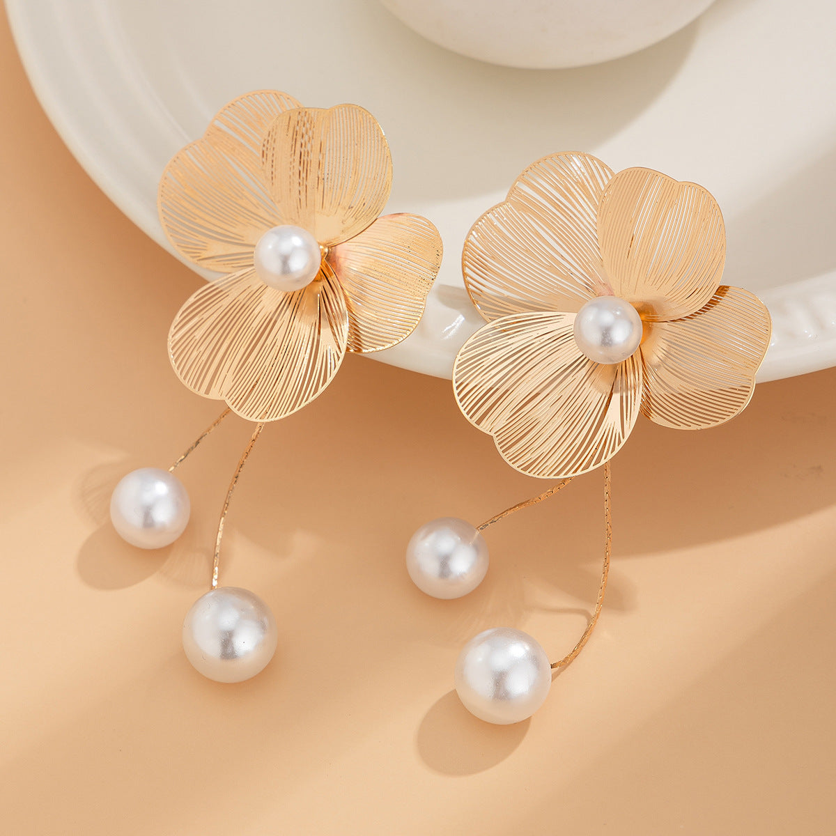 6 Set - Three-dimensional ginkgo flower earrings - Golden (Unit price 53)
