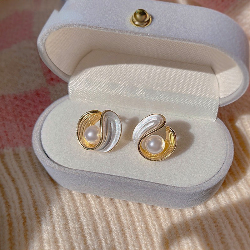 6 Pairs - French Retro Pearl Earrings (1 Pair Price - 24)