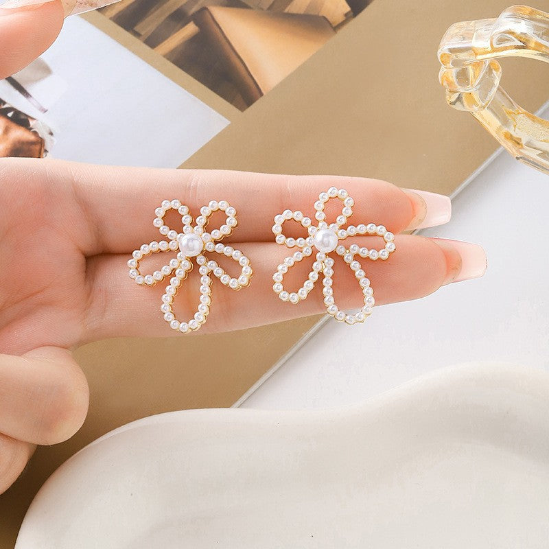 6 Pairs - Korean Style Pearl Exquisite Flower Earrings (1 Pair Price - 31)