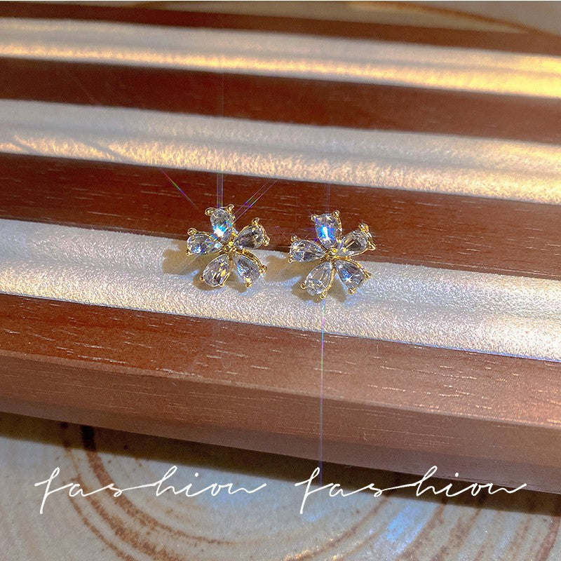 6 Set - Mini flower earring (Unit price 20)
