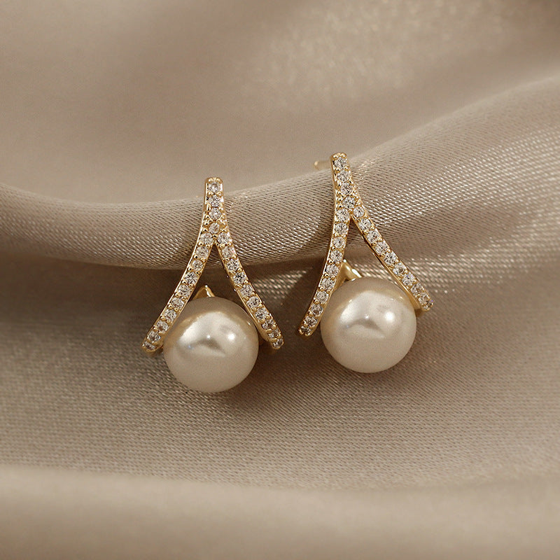 6 Pairs - Diamond-Encrusted Exquisite Pearl Earrings (1 Pair Price - 25)