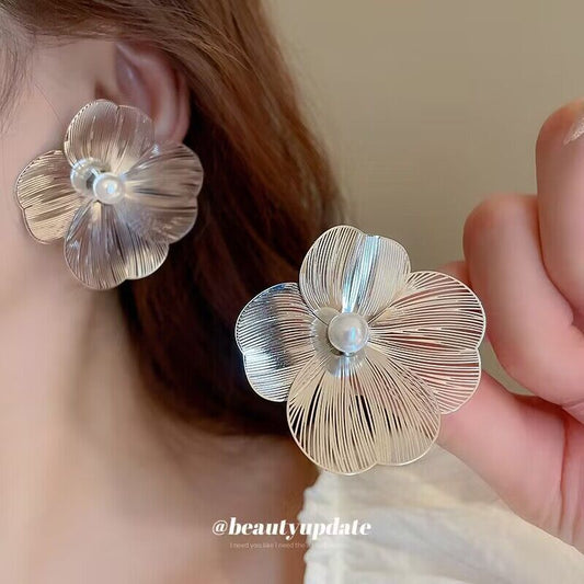 6 pc - Korean simple metal flower earring - Silver (Unit Price - 34)