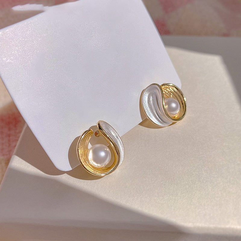 6 Pairs - French Retro Pearl Earrings (1 Pair Price - 24)