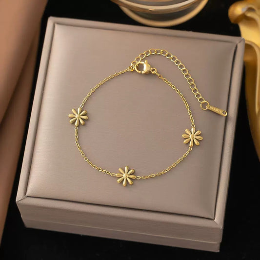 3 Pc - Anti Tarnish Three daisies bracelet gold (1 Pc Price - 72)