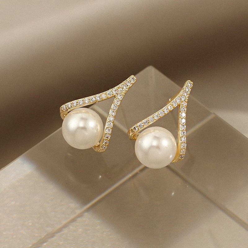 6 Pairs - Diamond-Encrusted Exquisite Pearl Earrings (1 Pair Price - 25)