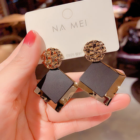 6 Set - Metal square earrings (Unit price 37)