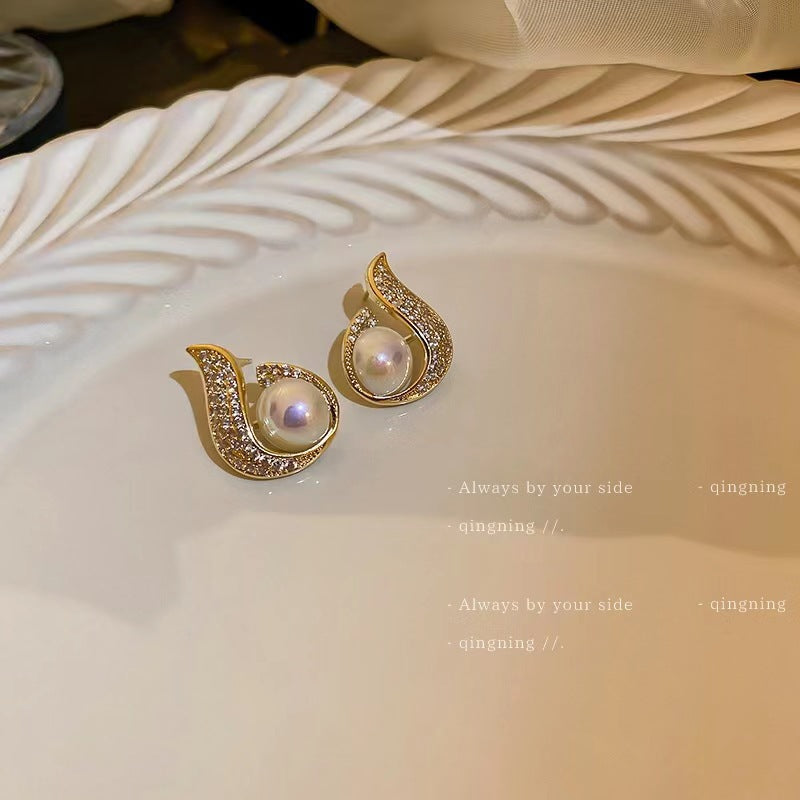 6 Set - Zircon maple leaf earrings (Unit price 24)