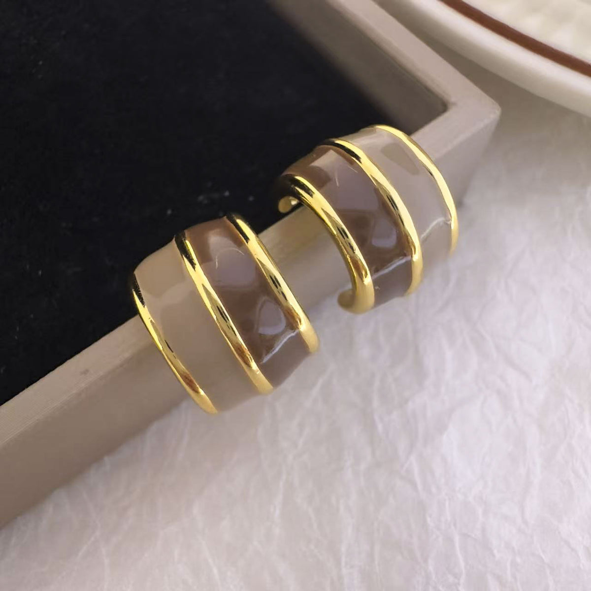 6 Pairs - Vintage Irregular Maillard Earrings for Women (Mix Color)  (1 Pair Price - 32)