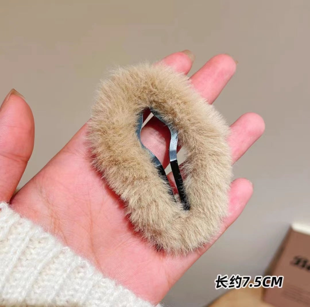 3 Pc - Furry cloud BB clip - Light Brown (Unit Price - 6)