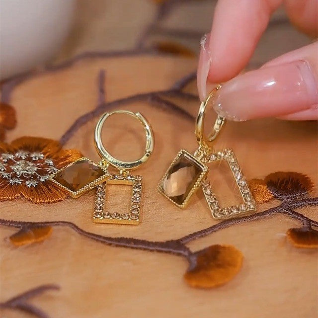 6 Set - Brown zircon earrings (Unit price 32)
