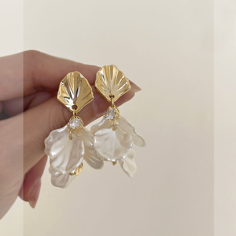 6 Set - Super fairy petal pearl earrings (Unit price 37)