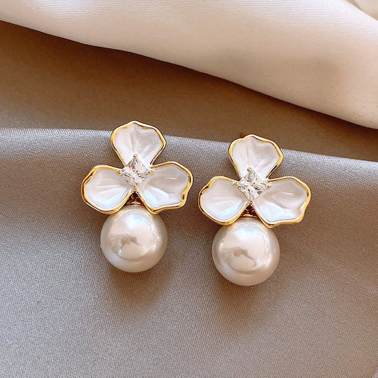 6 Set - Flower pearl earrings (Unit price 30)