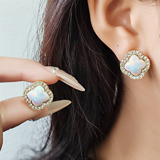 6 Set - Four-leaf diamond earring (Unit price 33)