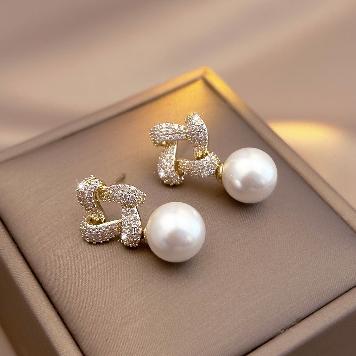 6 Set - Square pearl earrings (Unit price 28)