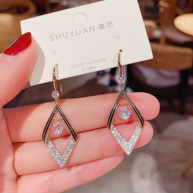 6 Set - Korean diamond crystal earrings (Unit price 44)