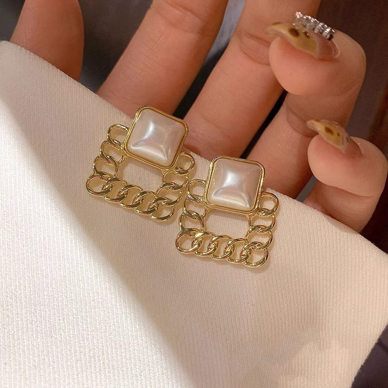 6 Set - Square earrings (Unit price 22)