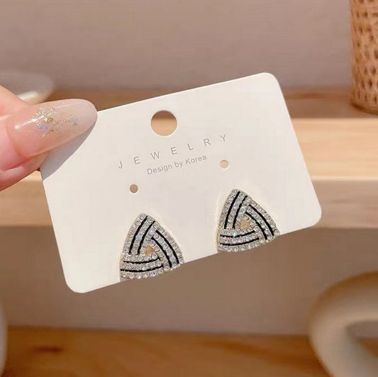 6 Set - Small triangle earrings (Unit price 26)
