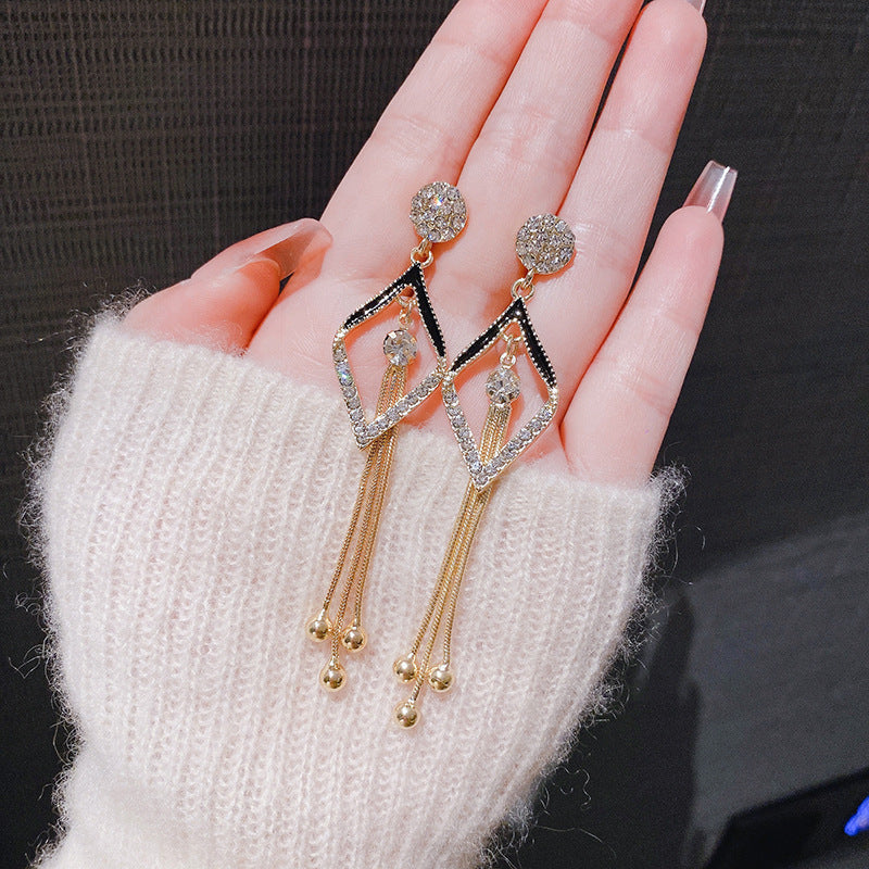 6 Set - Black tassel long earrings (Unit price 62)