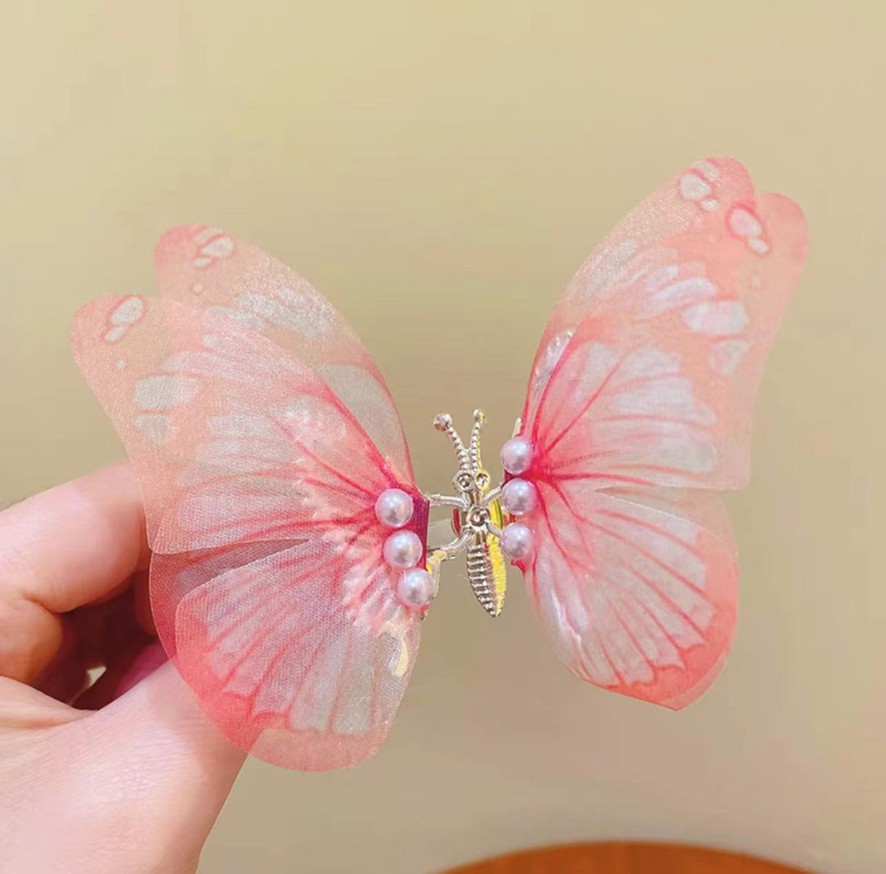 3 Pc - Dark pink gradient moving butterfly hairclip (1 Pc Price - 28)