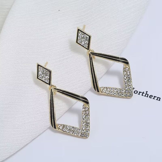 6 Set - Black Diamond shaped earring (Unit price 28)