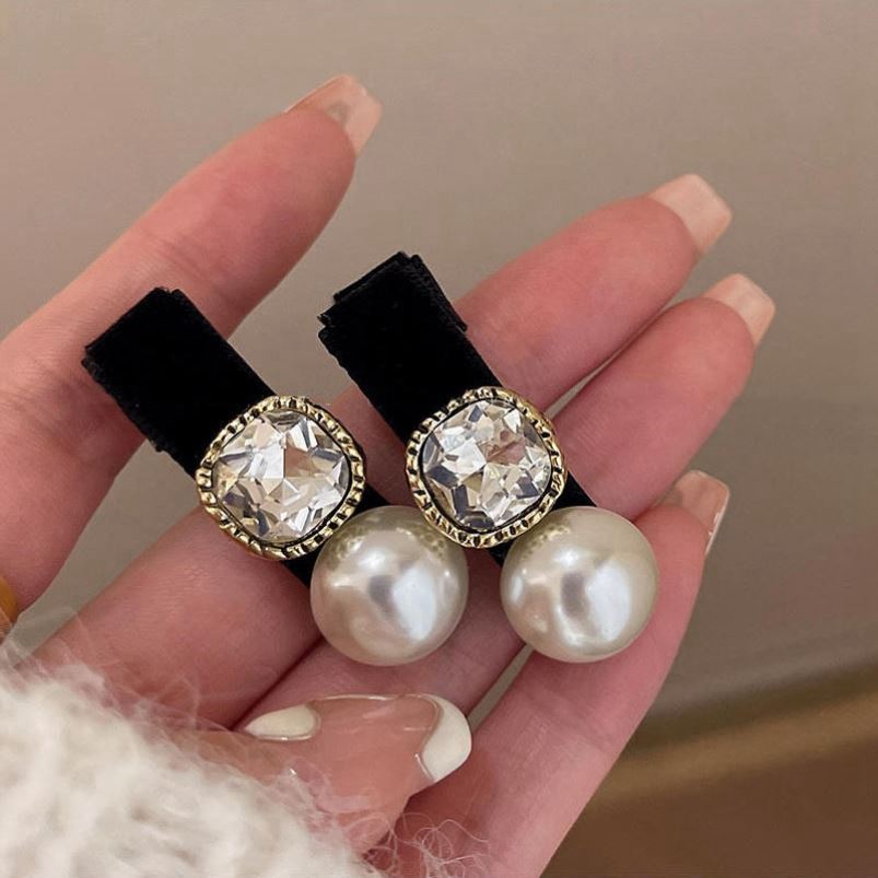 6 Pc - Pearl Rhinestone Black Velvet Hairpin opp packing (1 pc Price - 12)