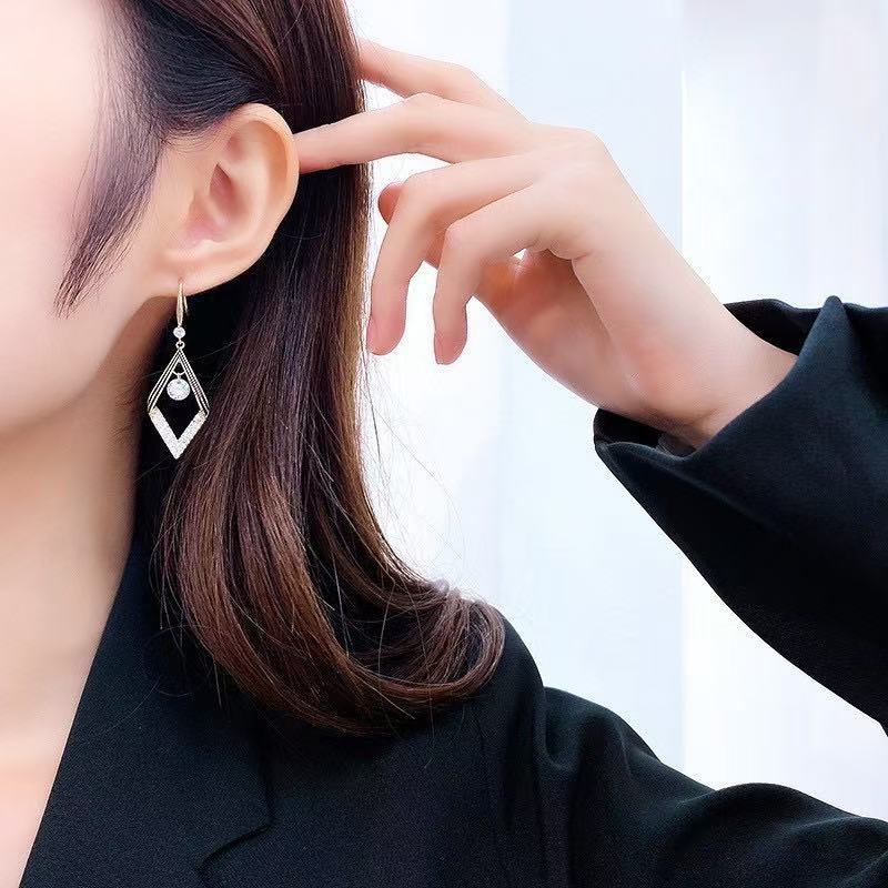 6 Set - Korean diamond crystal earrings (Unit price 44)