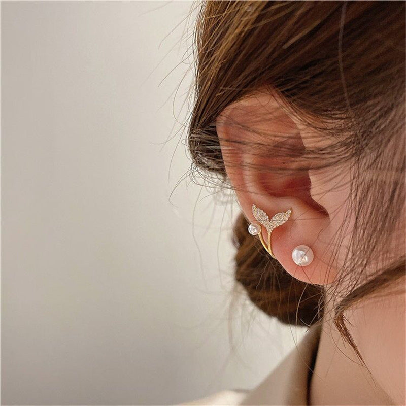 6 Set - Back Hanging fishtail diamond earrings (Unit price 22)