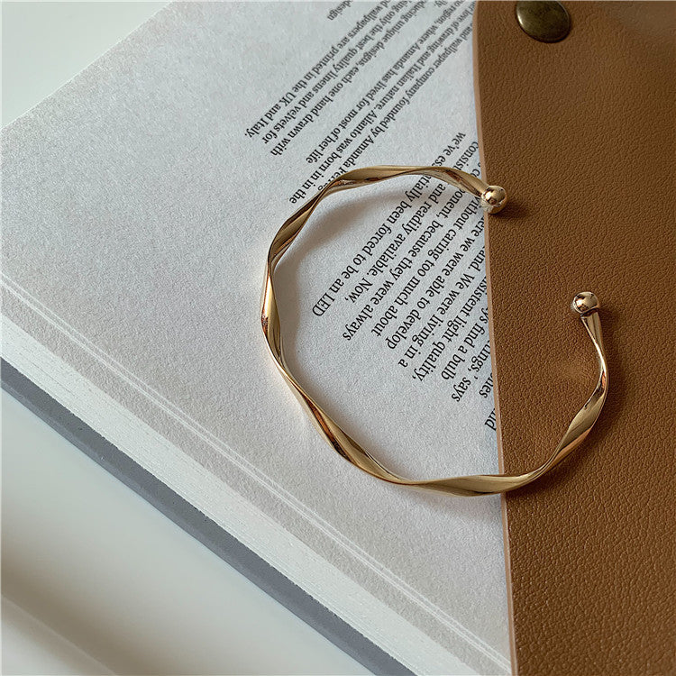 6 Set - Wave pattern bracelet - Golden (Unit price 11)