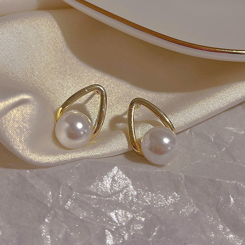6 Set - Pearl earrings (Unit price 18)