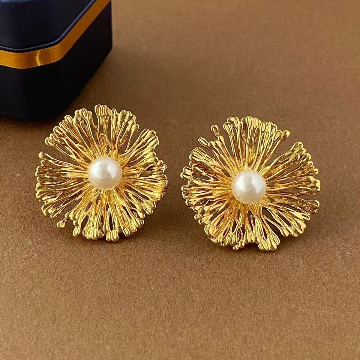 6 Pairs - Dazzling Fireworks Pearl Earrings - Golden (1 Pair Price - 34)