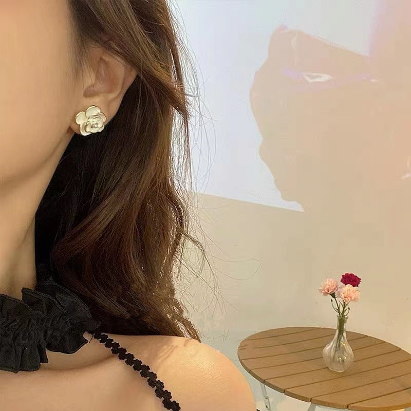 6 Set - White camellia small earrings (Unit price 19)