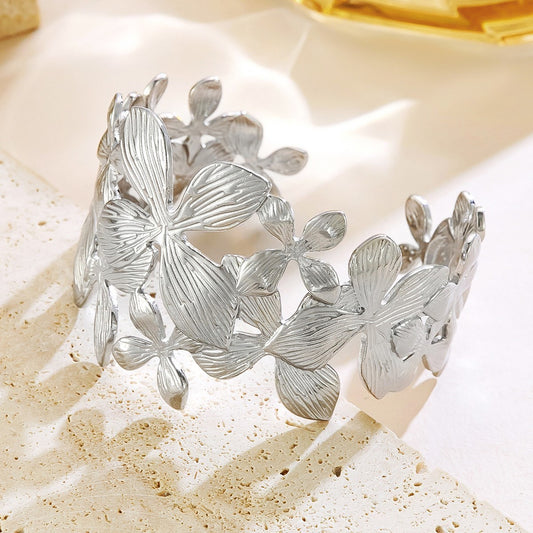 6 Pc - Irregular silver flowers bracelet (1 Pc Price - 46)